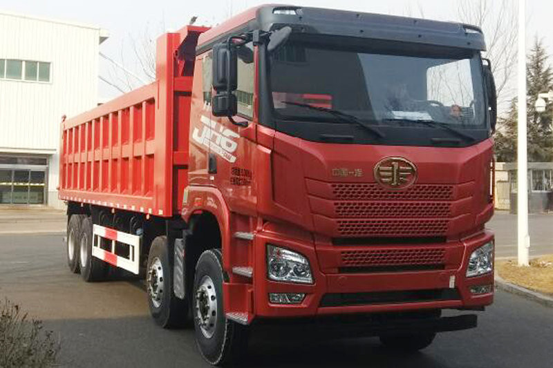 FAW Jiefang's J6P heavy truck 350-horsepower 8X4 5.6-meter dump truck 