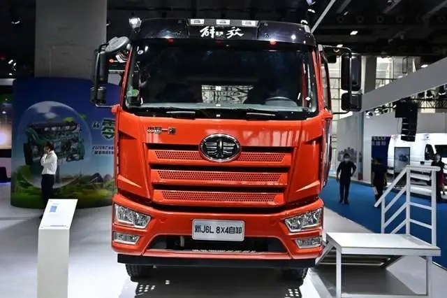 FAW Jiefang J6P heavy truck 500 horsepower 8X4 8.5 meter dump truck