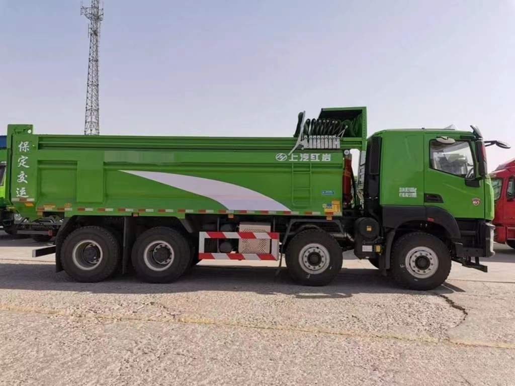 SAIC Hongyan M500 390 HP 8X4 6.8m dump truck