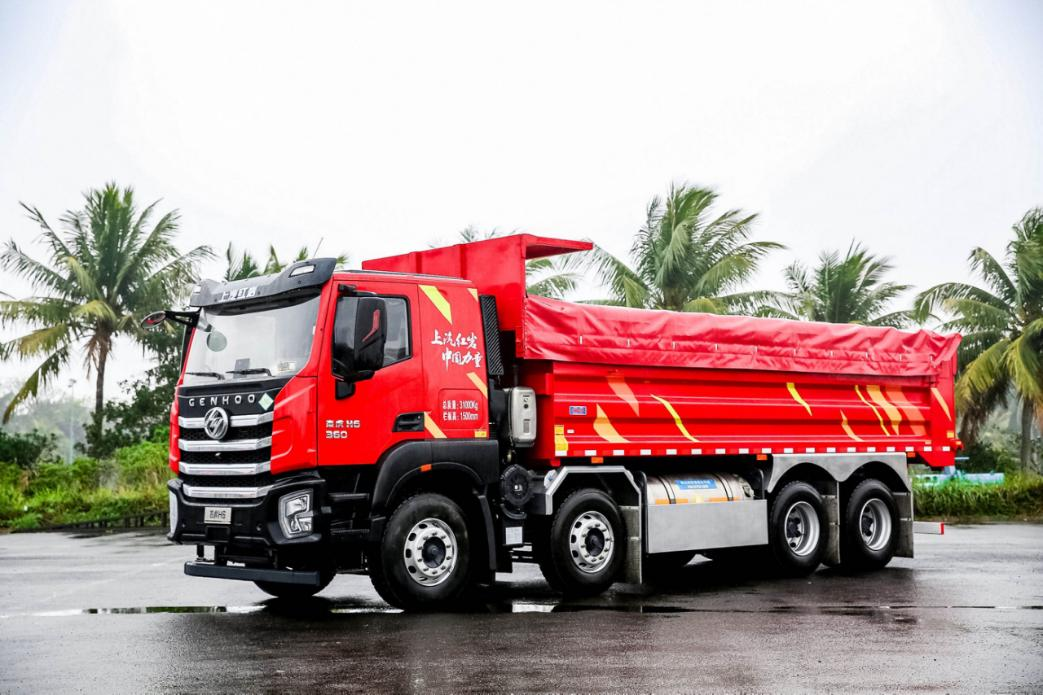 SAIC Hongyan C500 heavy truck 350 horsepower 8X4 7.4m dump truck