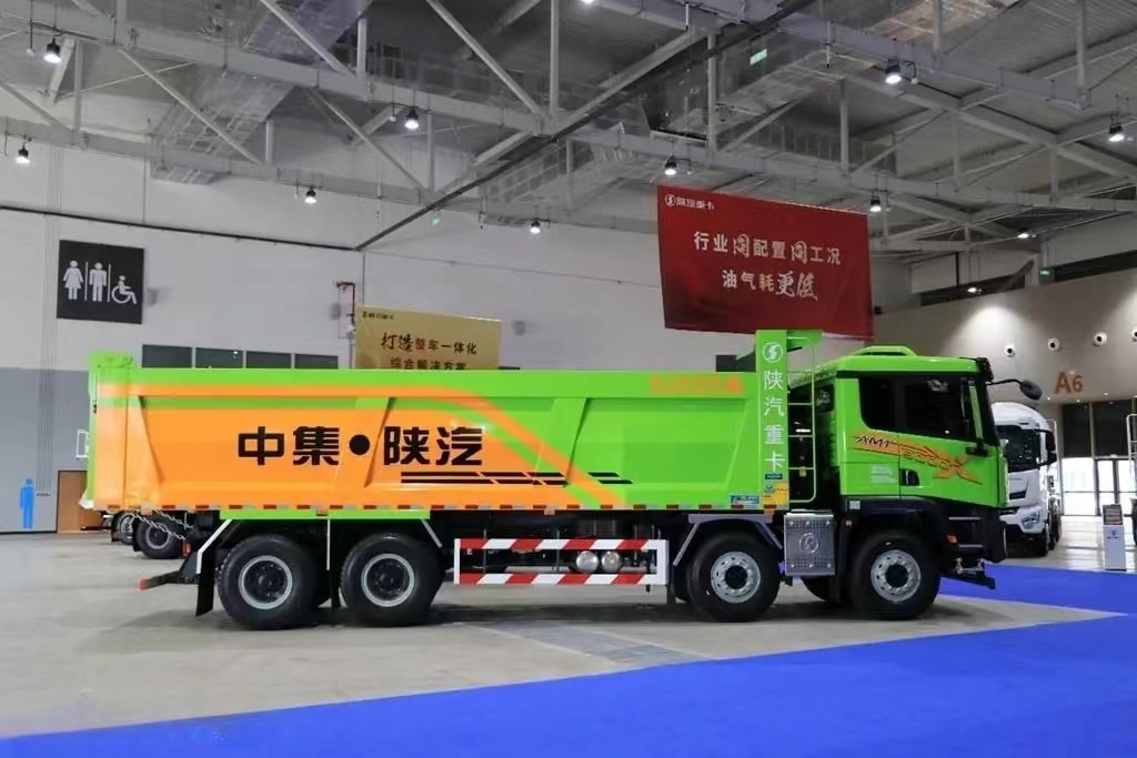 SHACMAN Automobile Cummins Longxiao Highway Standard Elite Edition 490 HP 8X4 6.5m Dump Truck