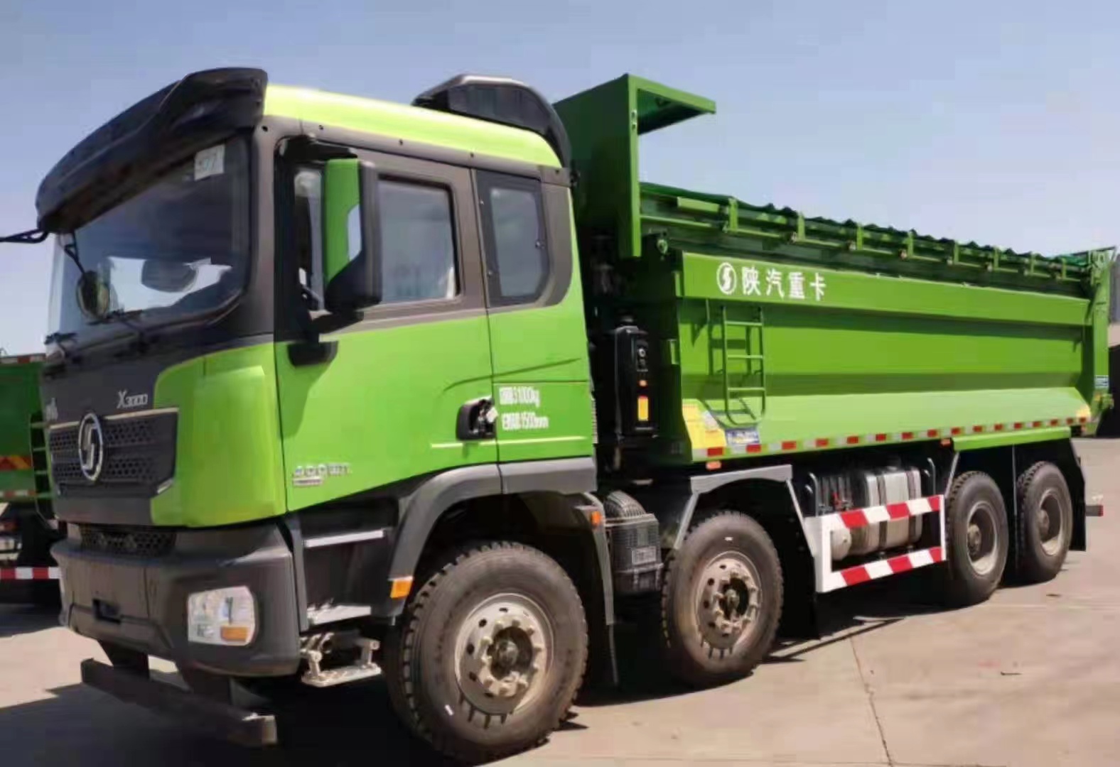 SHACMAN Auto Heavy Truck Delonghi New M3000 Composite Version 350 HP 8X4 7 Meter Dump Truck