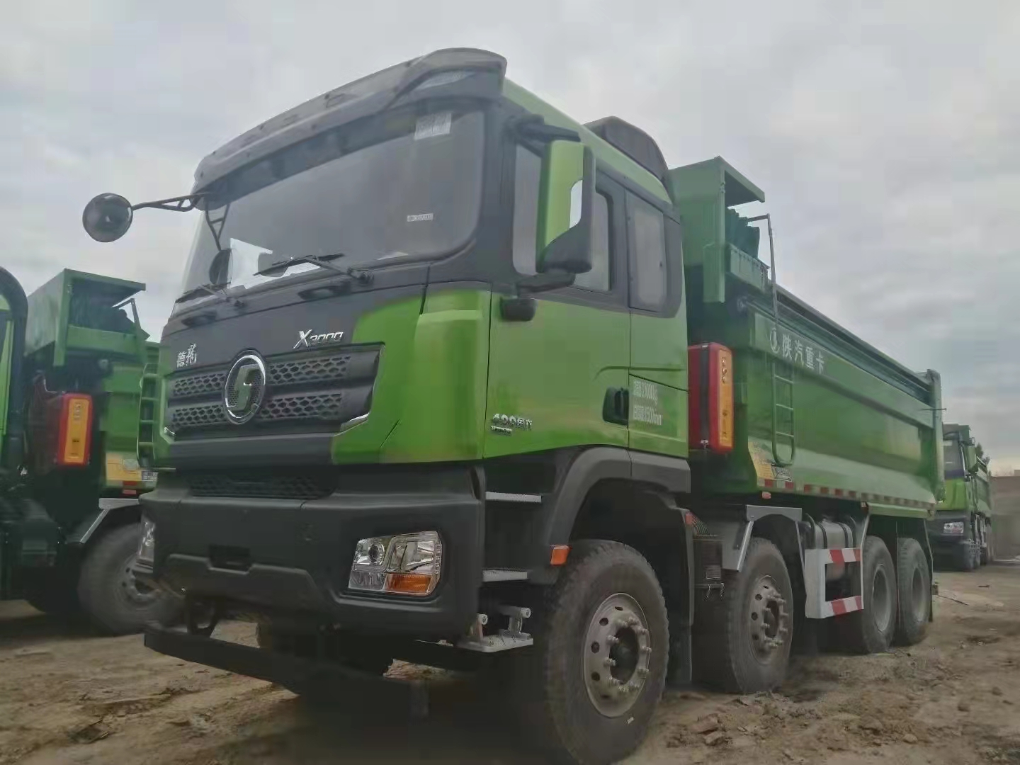 SHACMAN Auto Heavy Truck Delonghi New M3000 Composite Version 350 HP 8X4 7 Meter Dump Truck