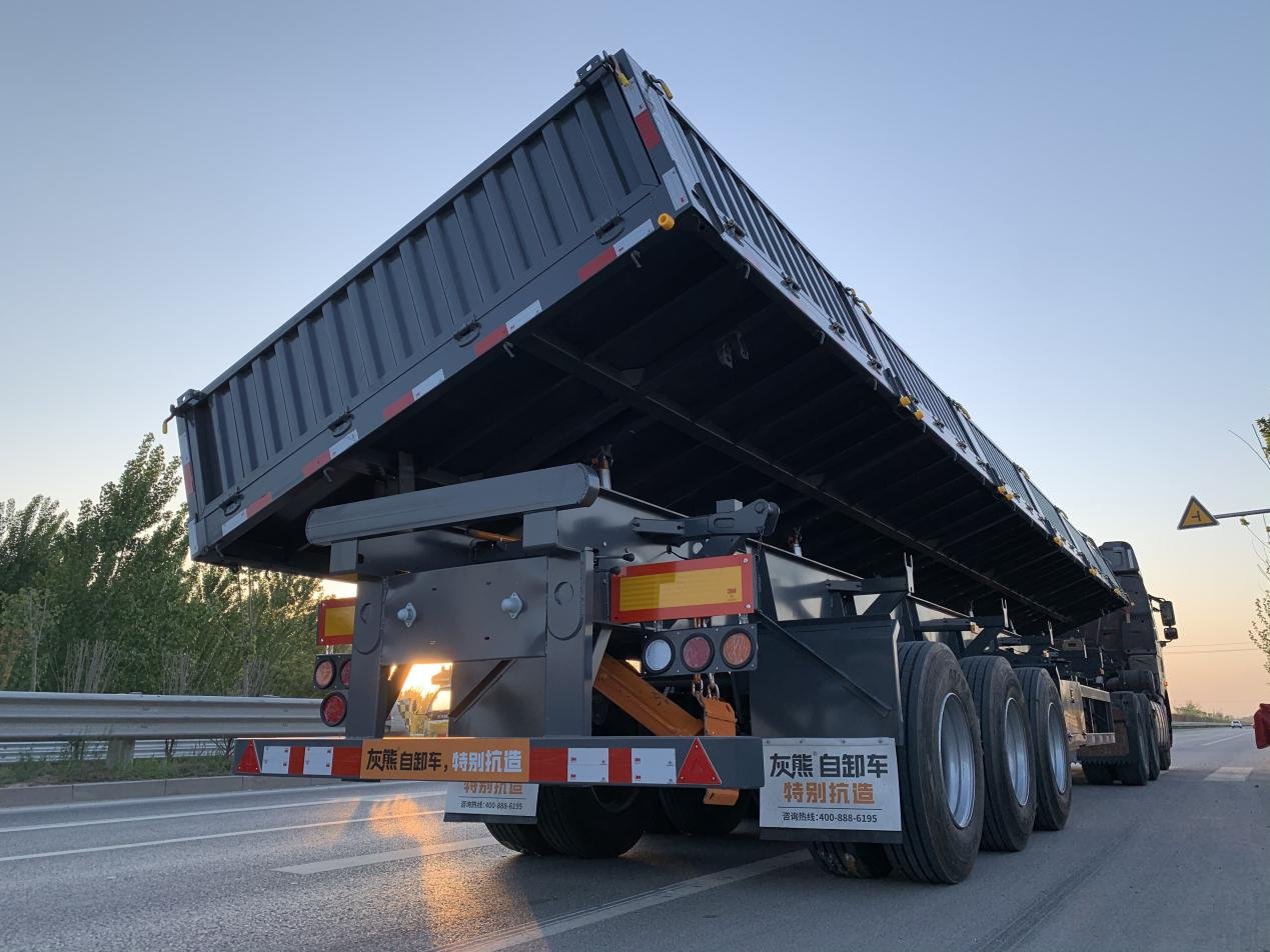 Custom-built flip semitrailer from the Philippines