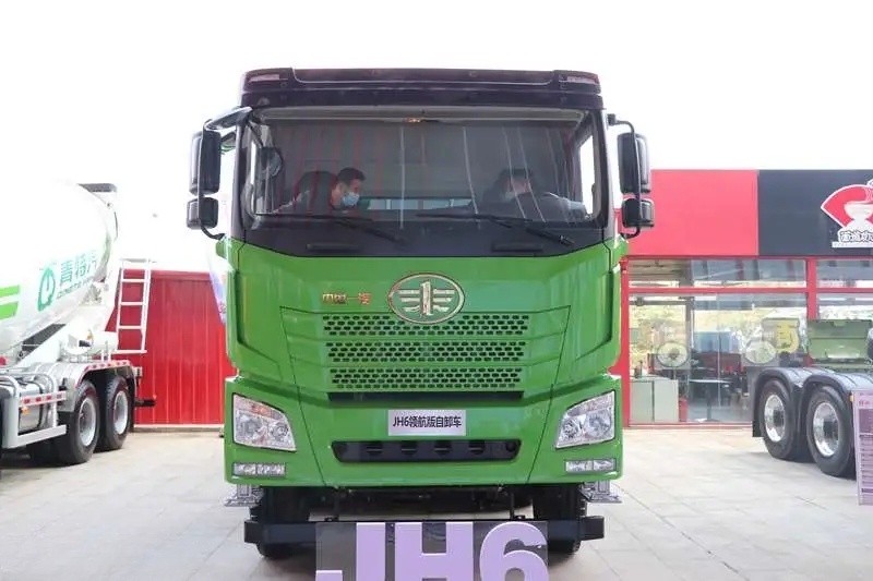 FAWQD Jiefang Han V heavy truck 350 horsepower 8X4 7.4 meter dump truck