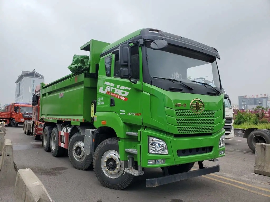 FAWQD Jiefangtian V heavy truck 375 horsepower 8X4 7.2m intelligent muck dump truck 