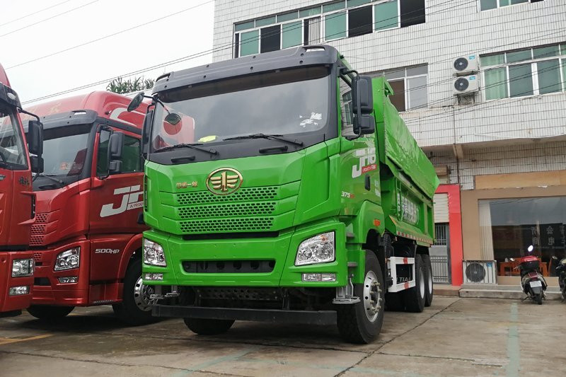 FAWQD Jiefangtian V heavy truck 350 horsepower 6X4 5.6m dump truck