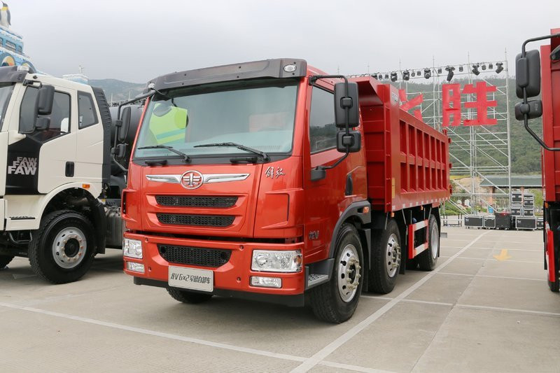 FAWQD Jiefang Han V heavy truck 260 horsepower 8X2 5.6 meter dump truck