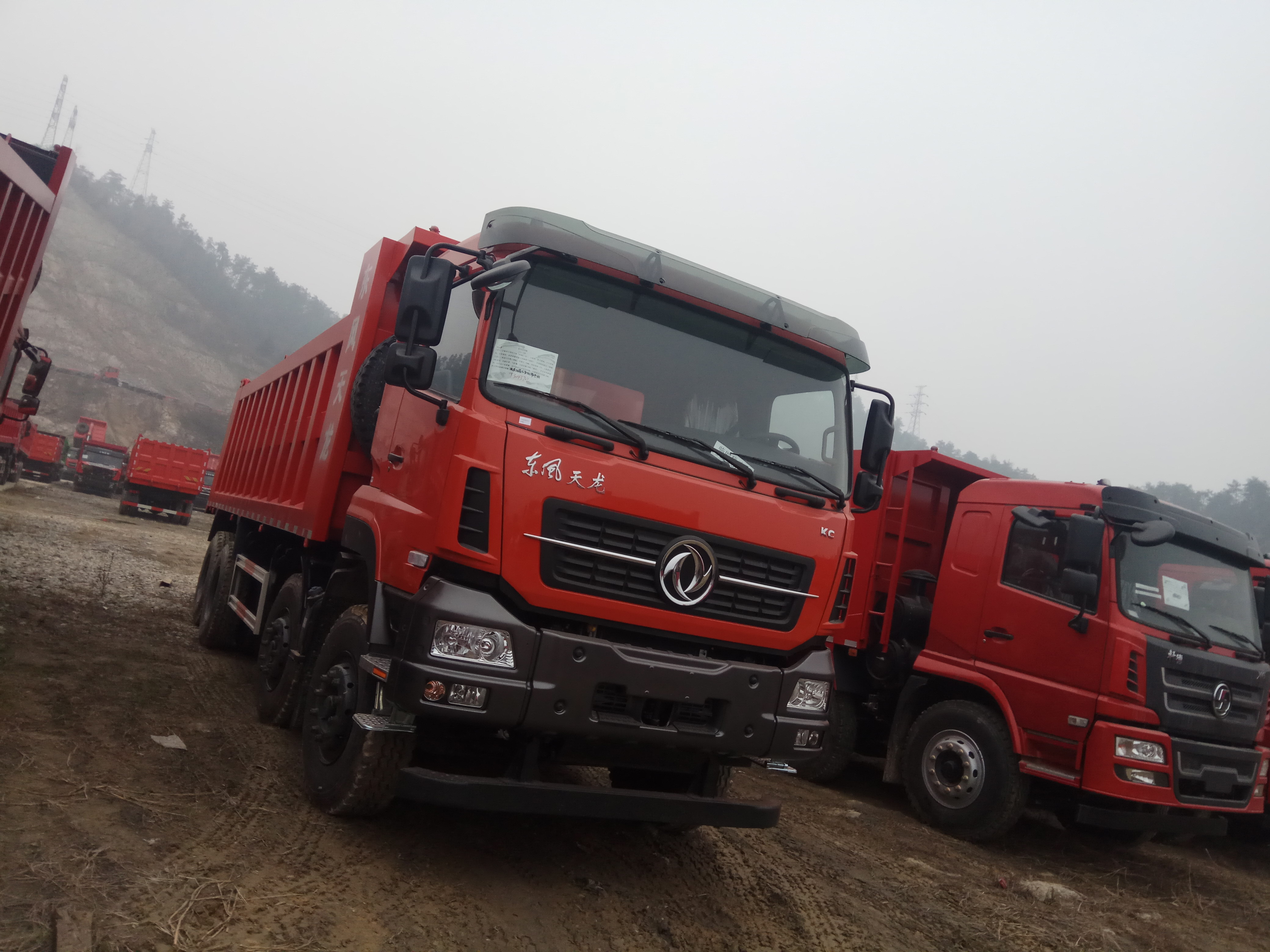 Dongfeng Commercial Vehicle Tianlong KL 600 HP 8X4 8.8m dump truck