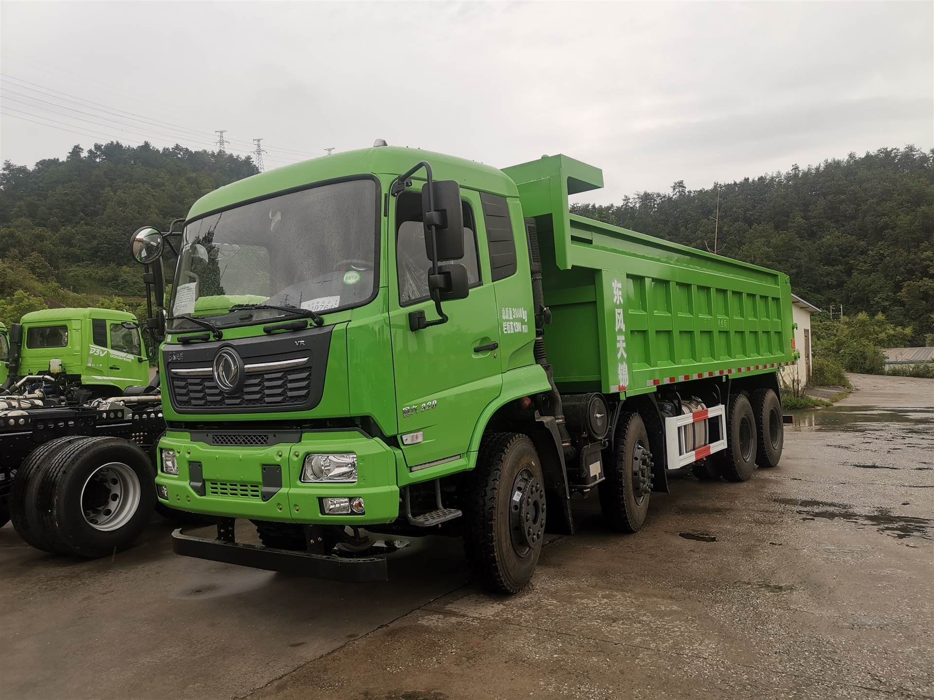 Dongfeng Commercial Vehicle Tianjin KC 350 HP 8X4 6.8m dump truck 