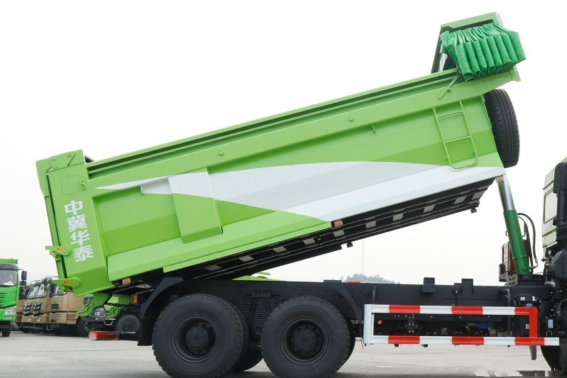 DFC Commercial Vehicle Tianjin medium truck 220 horsepower 6X2 5.2m dump truck