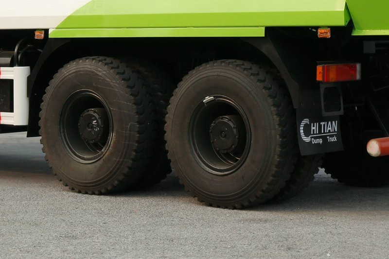 DFC Commercial Vehicle Tianjin medium truck 220 horsepower 6X2 5.2m dump truck