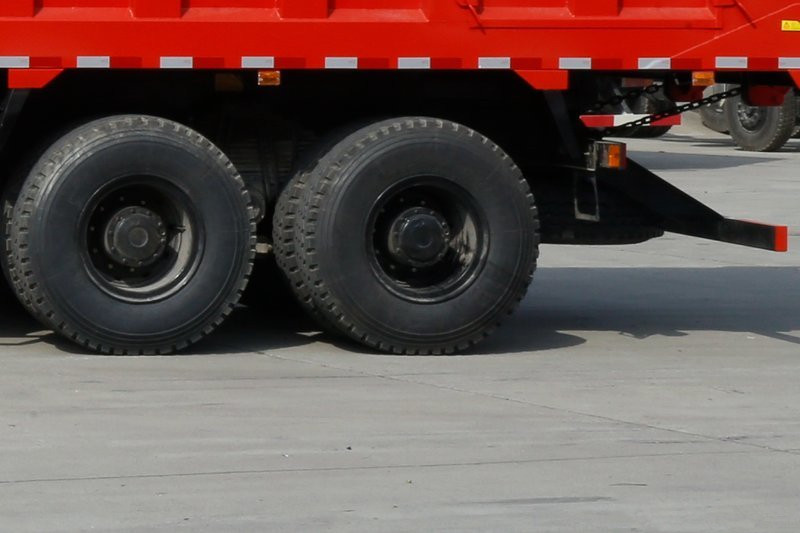 Dongfeng Commercial Vehicle Tianjin KC 340 HP 8X4 5.8m dump truck 