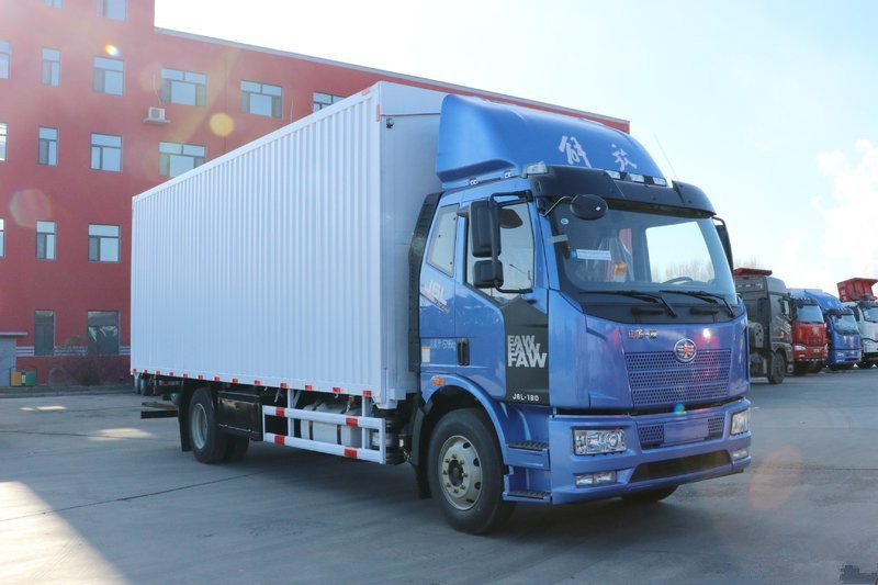 FAW Jiefang J6L medium truck elite version 300 horsepower 4X2 9.75m AMT automatic transmission van truck