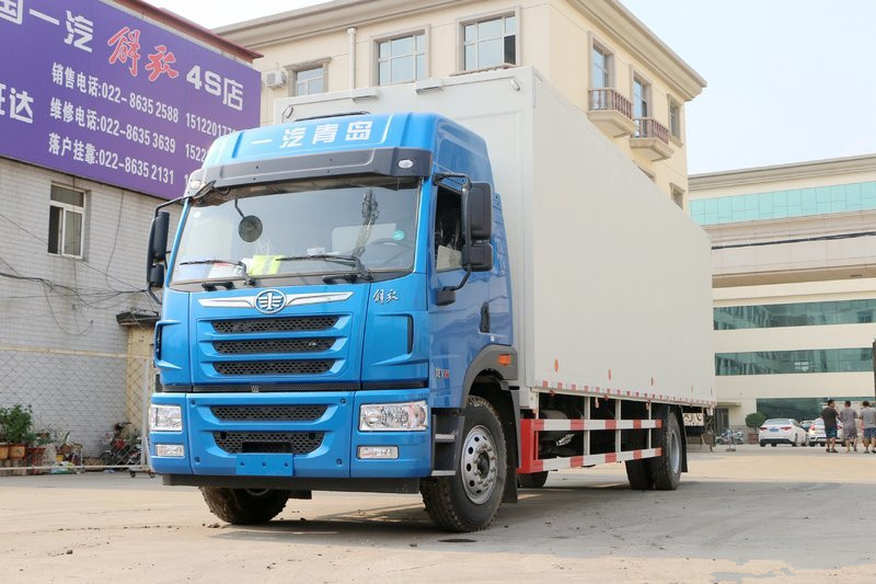 FAWQD Jiefang JH6 Heavy Truck Excellence Edition 2.0 290 HP 4X2 9.5m van