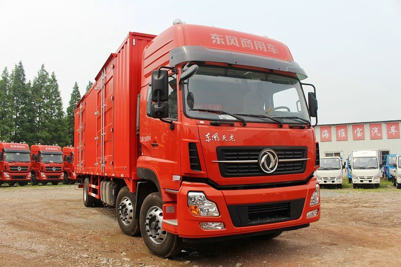 DFC Dongfeng Commercial Vehicles Tianlong KL heavy truck comfort version 465 horsepower 8X4 8.6m box truck