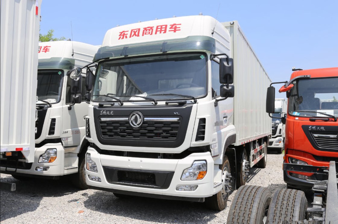 DFC Dongfeng Commercial Vehicle Tianlong KL Comfort Edition 340 HP 6X2 9.6m Van