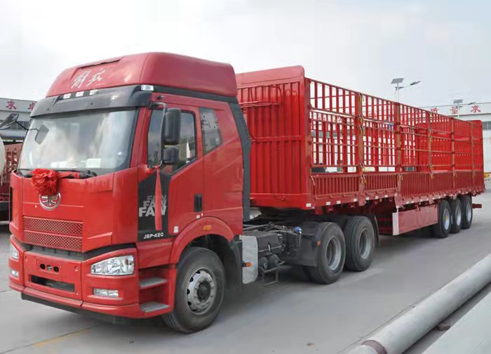 High rail semi-trailers ordered by Laos customers to transport fruits