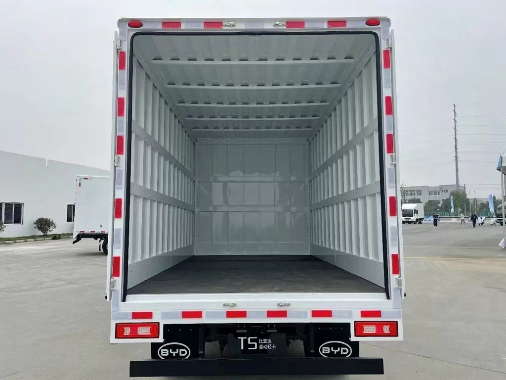 BYD T3 4.46m pure electric enclosed truck 36.9kWh