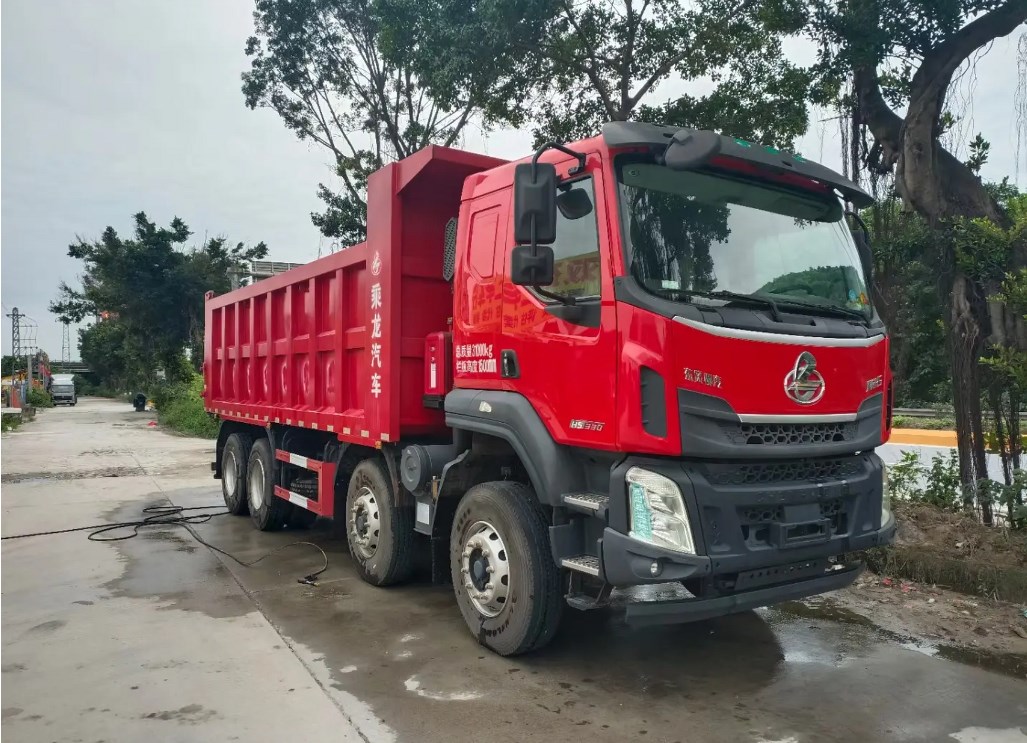 Dongfeng Liuzhou Motor New Chenglong M3 245HP 6X2 4.6m dump truck