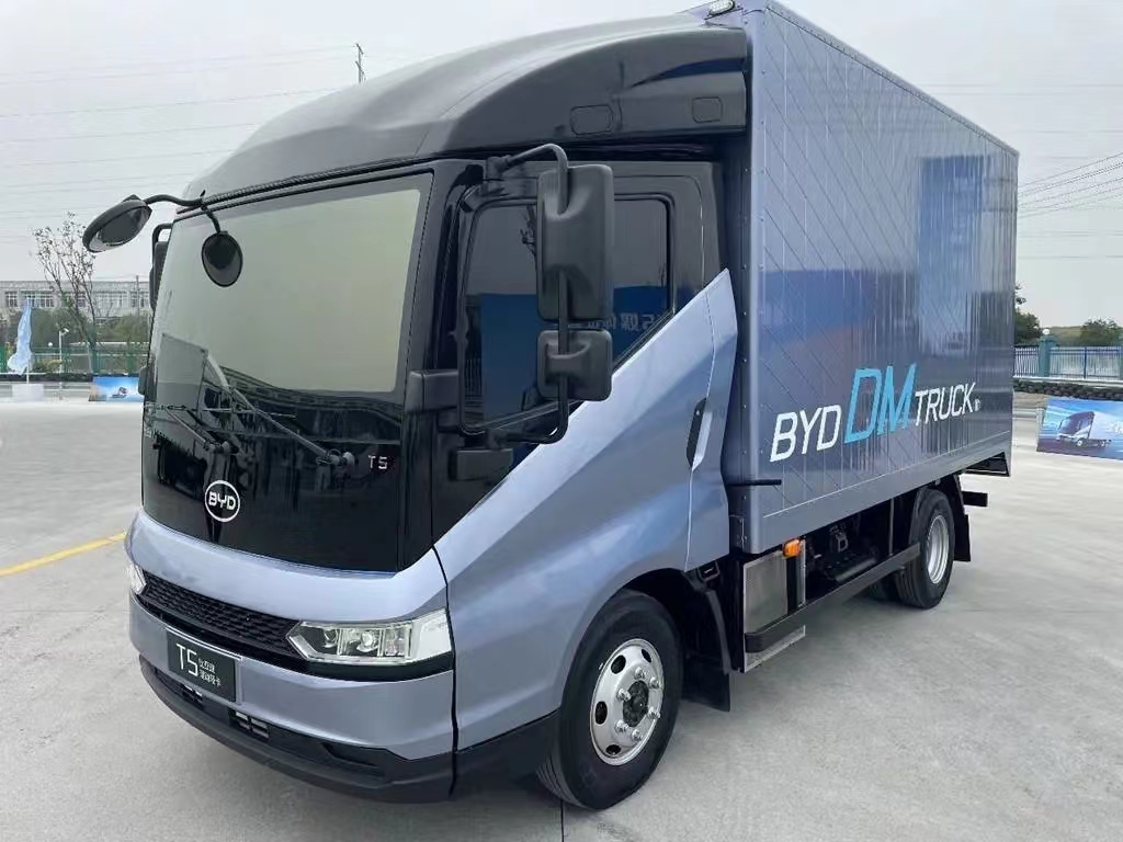 BYD T5DM Technology Edition 4.5T 4.03m single-row plug-in extended-range hybrid van light truck