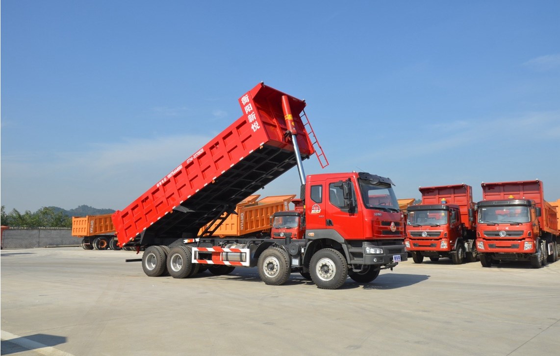 Dongfeng Liuzhou Motor New Chenglong M3 245HP 6X2 4.6m dump truck