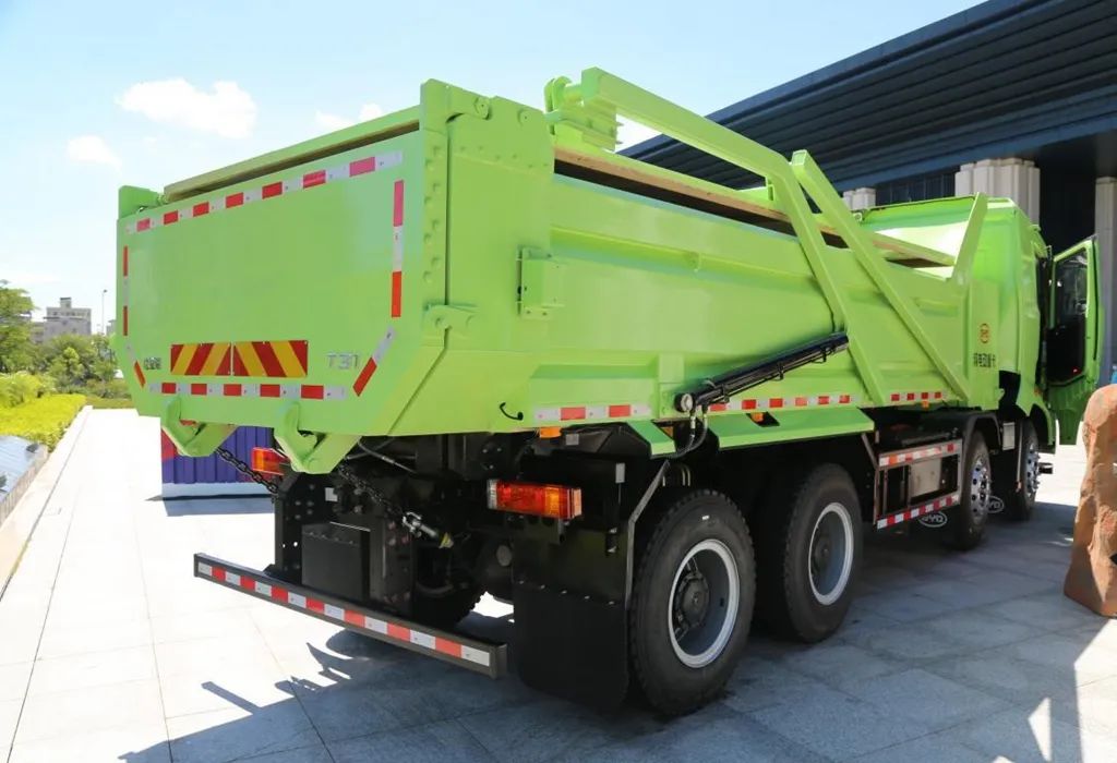 BYD T10 31T 8X4 5.6m pure electric dump truck