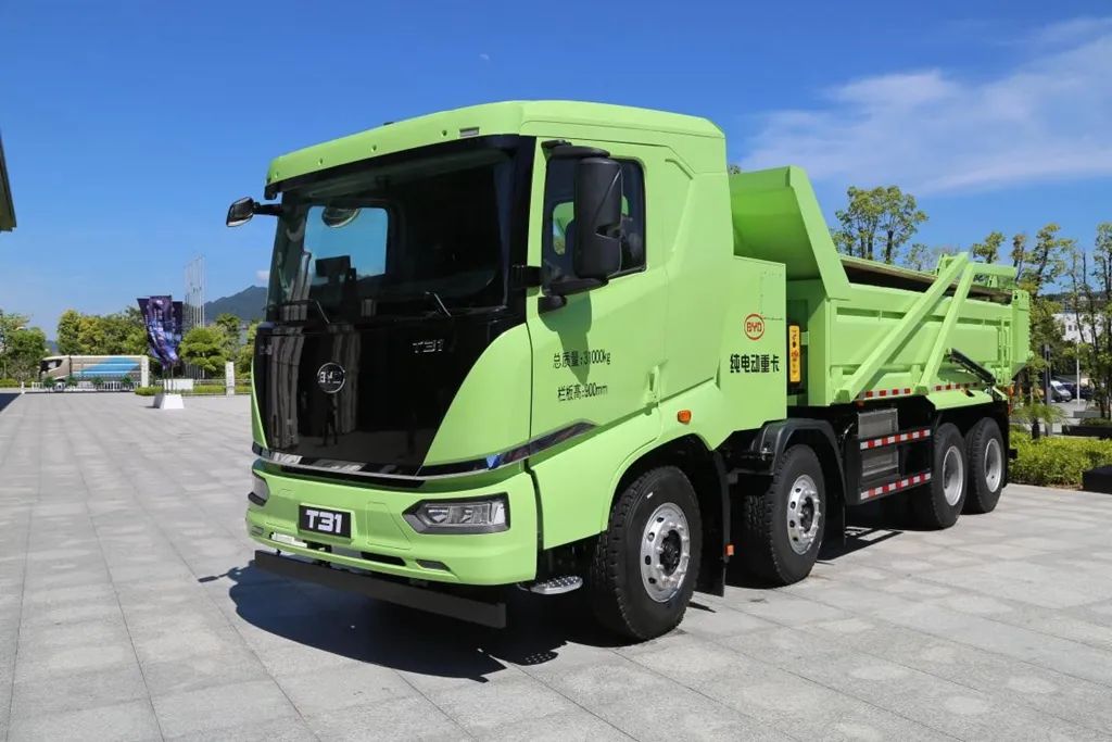 BYD T10 31T 8X4 5.6m pure electric dump truck