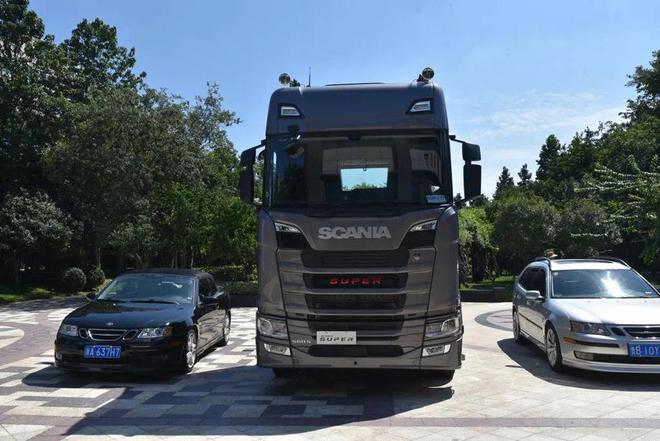 Scania S-Series 560 HP 6X2R Tractor (Model S 560 6x2)