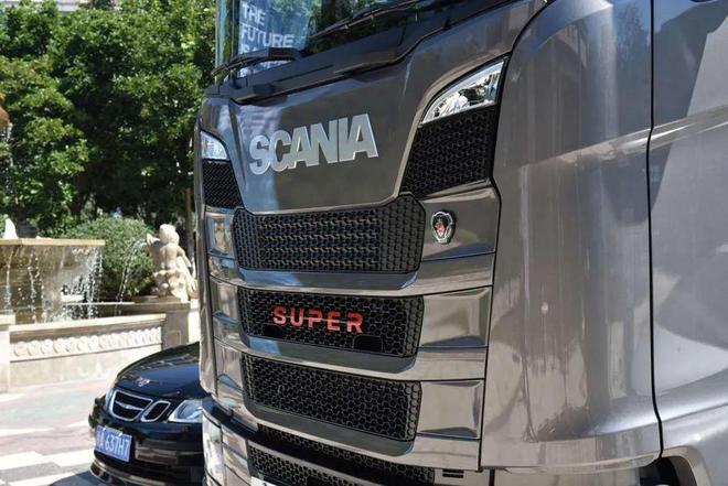 Scania S-Series 560 HP 6X2R Tractor (Model S 560 6x2)