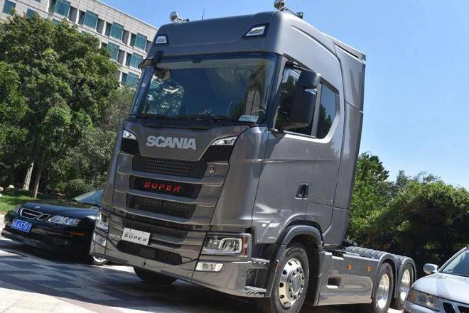 Scania S-Series 560 HP 6X2R Tractor (Model S 560 6x2)