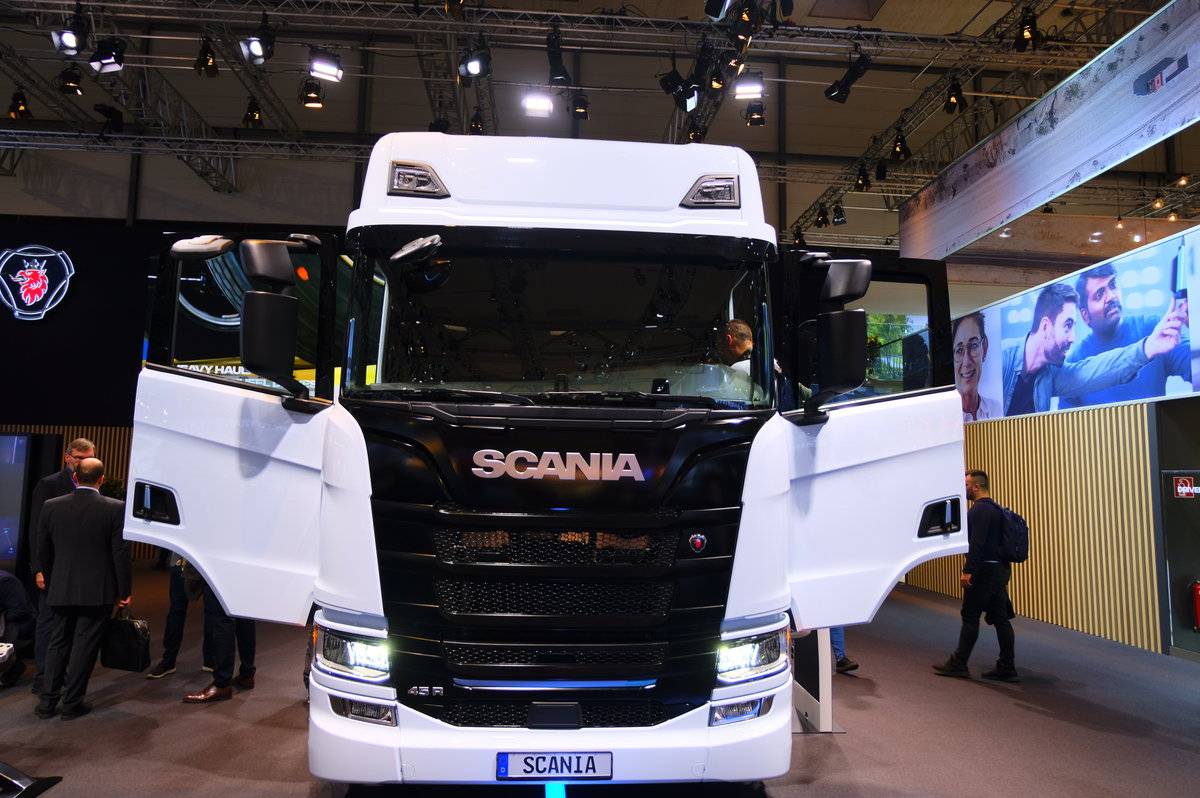 Scania S Series 660 HP 4X2 AMT Automatic Tractor