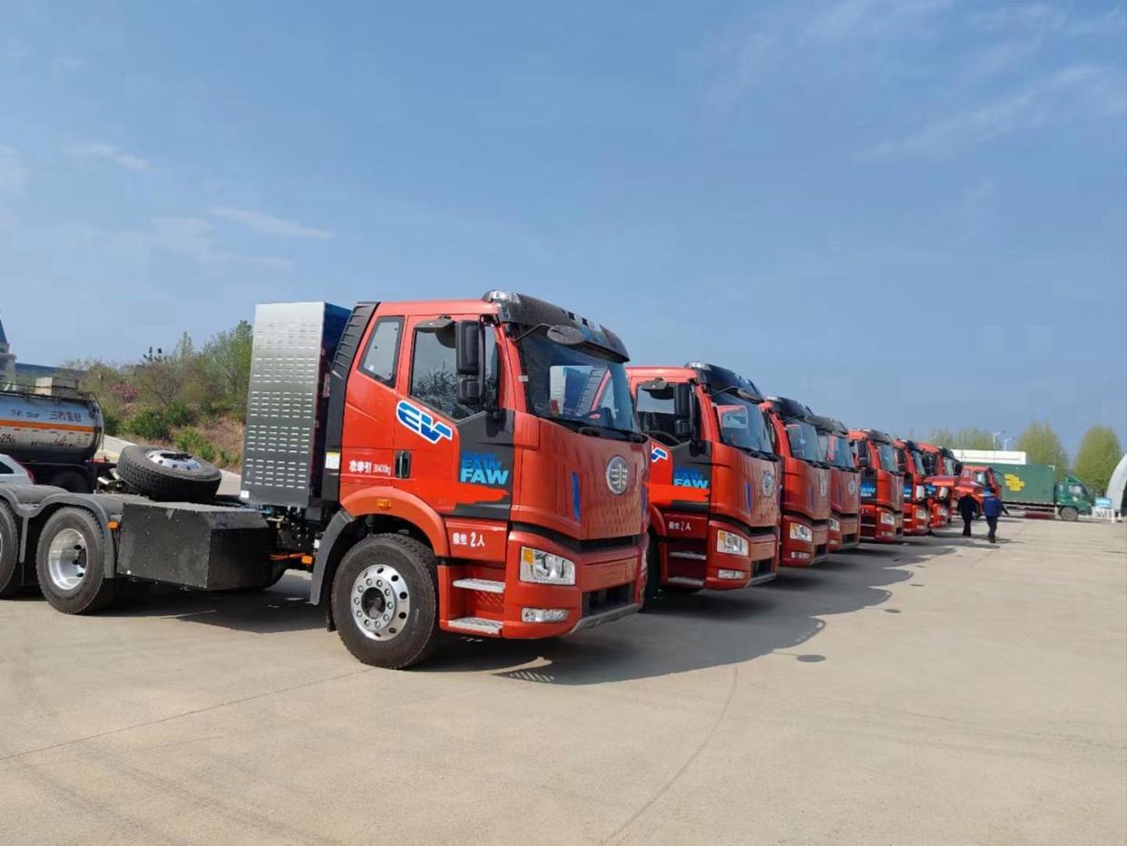 A Comprehensive Review of the SINOTRUK Haohan N5W Light Luxury Version 340 HP 8X4 5.6m Dump Truck