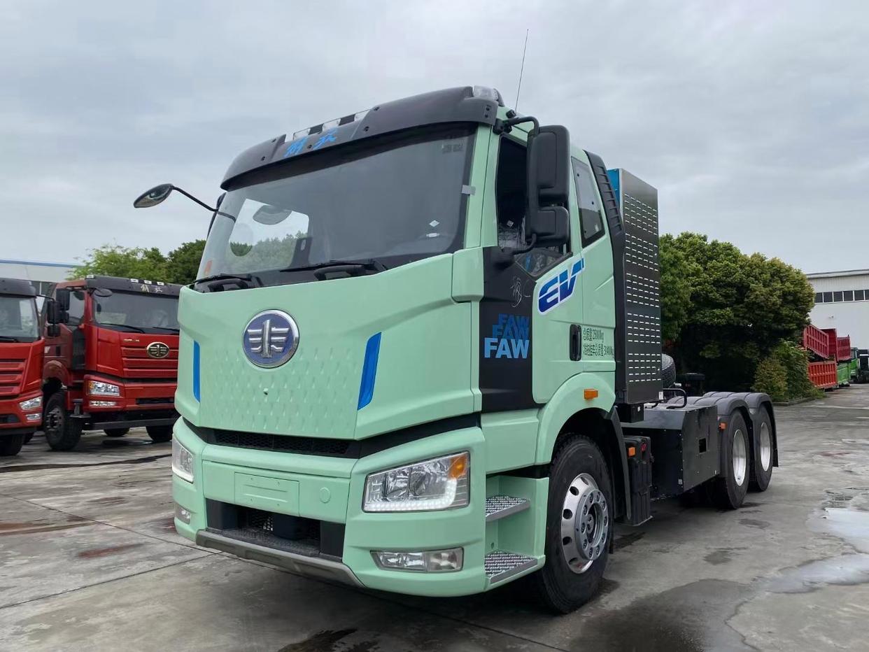 Russian customer-customized water tank truck