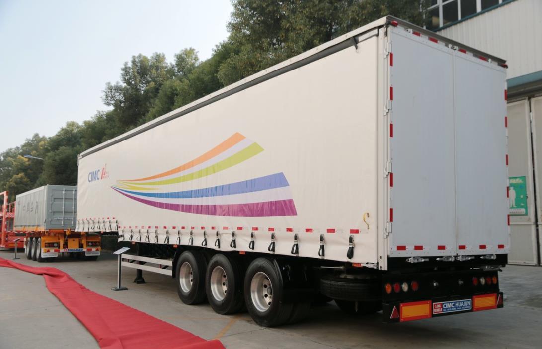 Curtain side semi-trailers ordered by Saudi Arabian customers