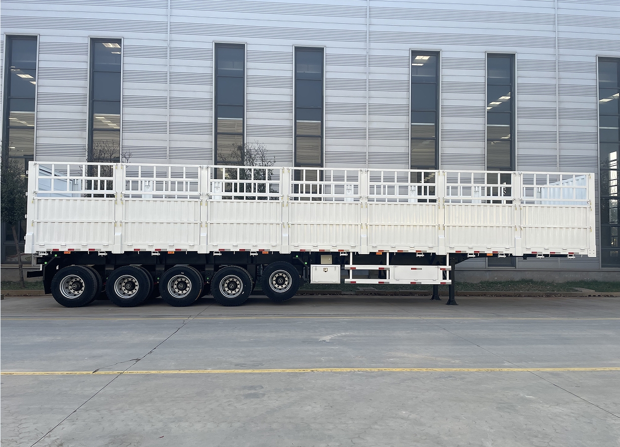 13 - Meter Straight Beam and Railing Semi - Trailer: A Solid and Versatile Hauling Solution