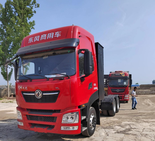 Dongfeng Commercial Vehicle Tianlong KL 6X4 battery-swapping pure electric tractor