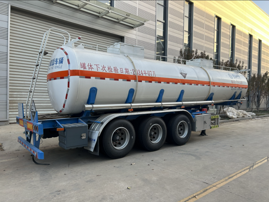 Oil Tanker Truck Shipped to Mongolia