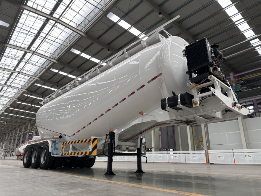 Bulk powder material semi-trailer to be shipped to the Philippines