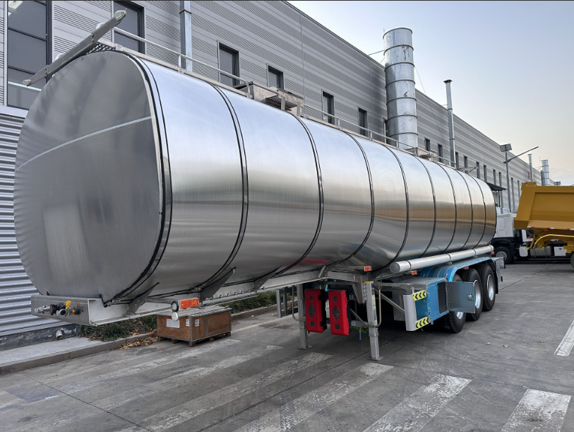 Aluminum alloy semi-trailers destined for Kazakhstan, used for drinking water transportation