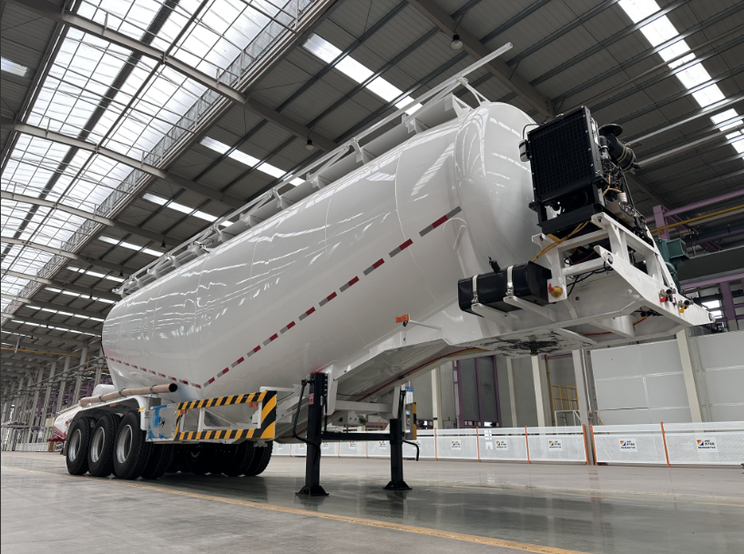Semi-trailer for granular materials to the Philippines