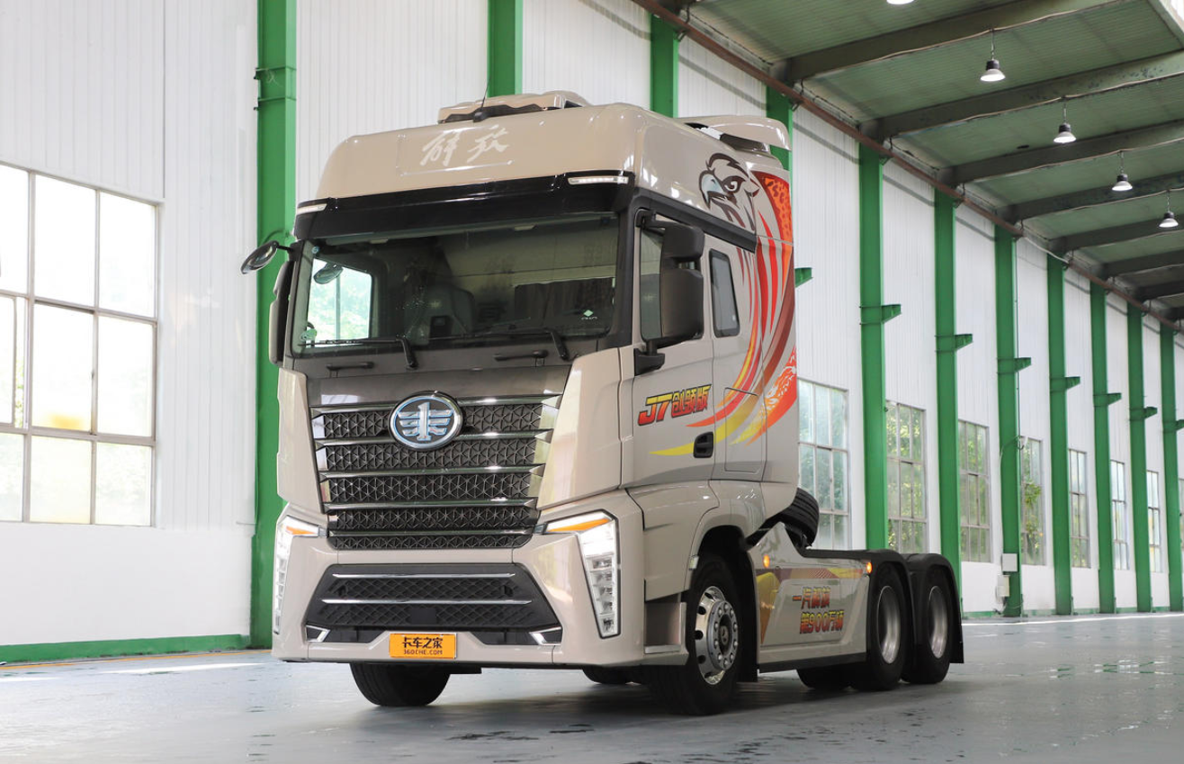 Jiefang J6V Classic Edition Four Seasons 12.5L CNG 480 horsepower 6X4 First Automobile Jiefang 12-speed High-top Traction Truck