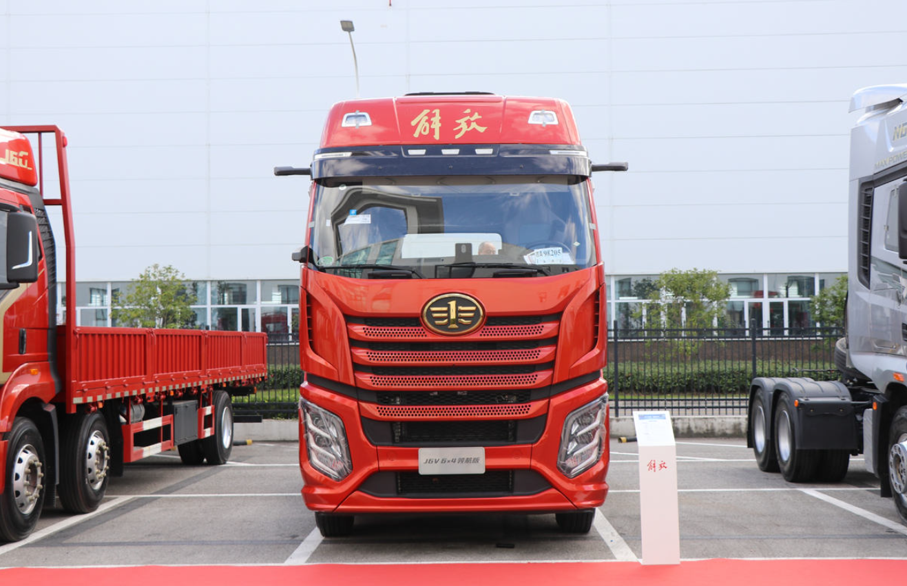 China Heavy Truck SITRAK C7h tractor vehicle description