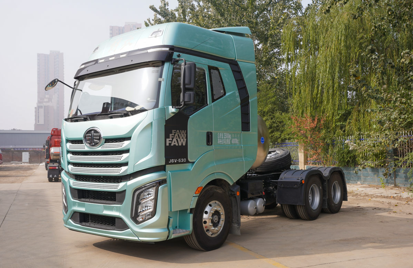 China Heavy Truck SITRAK C7h tractor vehicle description