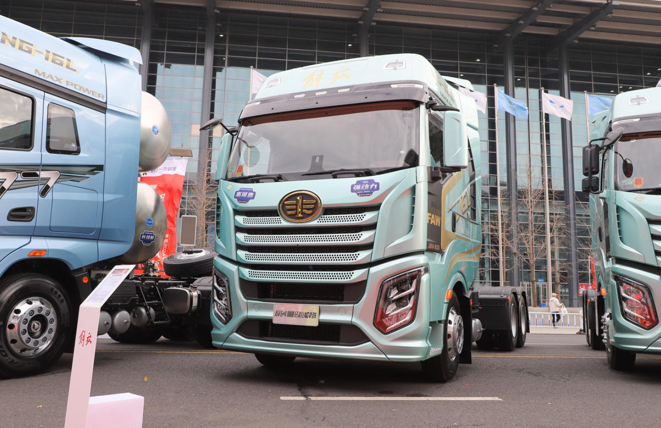 Jiefang J6V Elite Edition 12.5L Diesel 580HP 6X4 First Automobile Jiefang 12-speed High-top Tractor