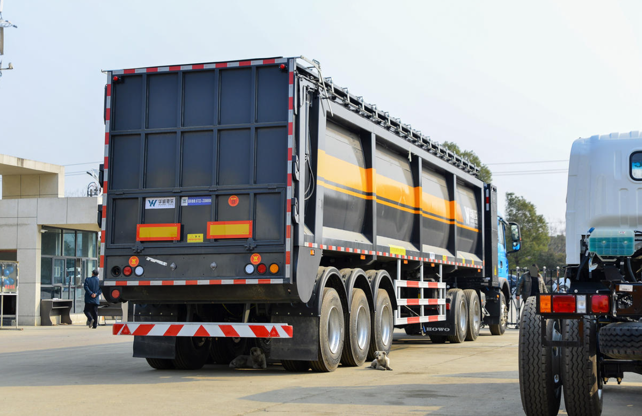 China Heavy-Duty HOWO TX Truck 25T 6X4 Pure Electric Traction Vehicle 