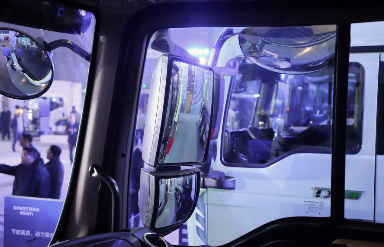 Heavy-duty truck HOWO TX from Heavy-Duty HOWO 8X4 5.6 meters pure electric dump truck 