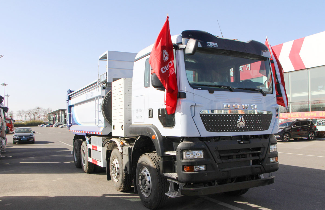 A Deep Dive into the HOWO TX 8X4 5.6m Pure Electric Dump Truck: A Game-Changer in Heavy-Duty Electric Logistics